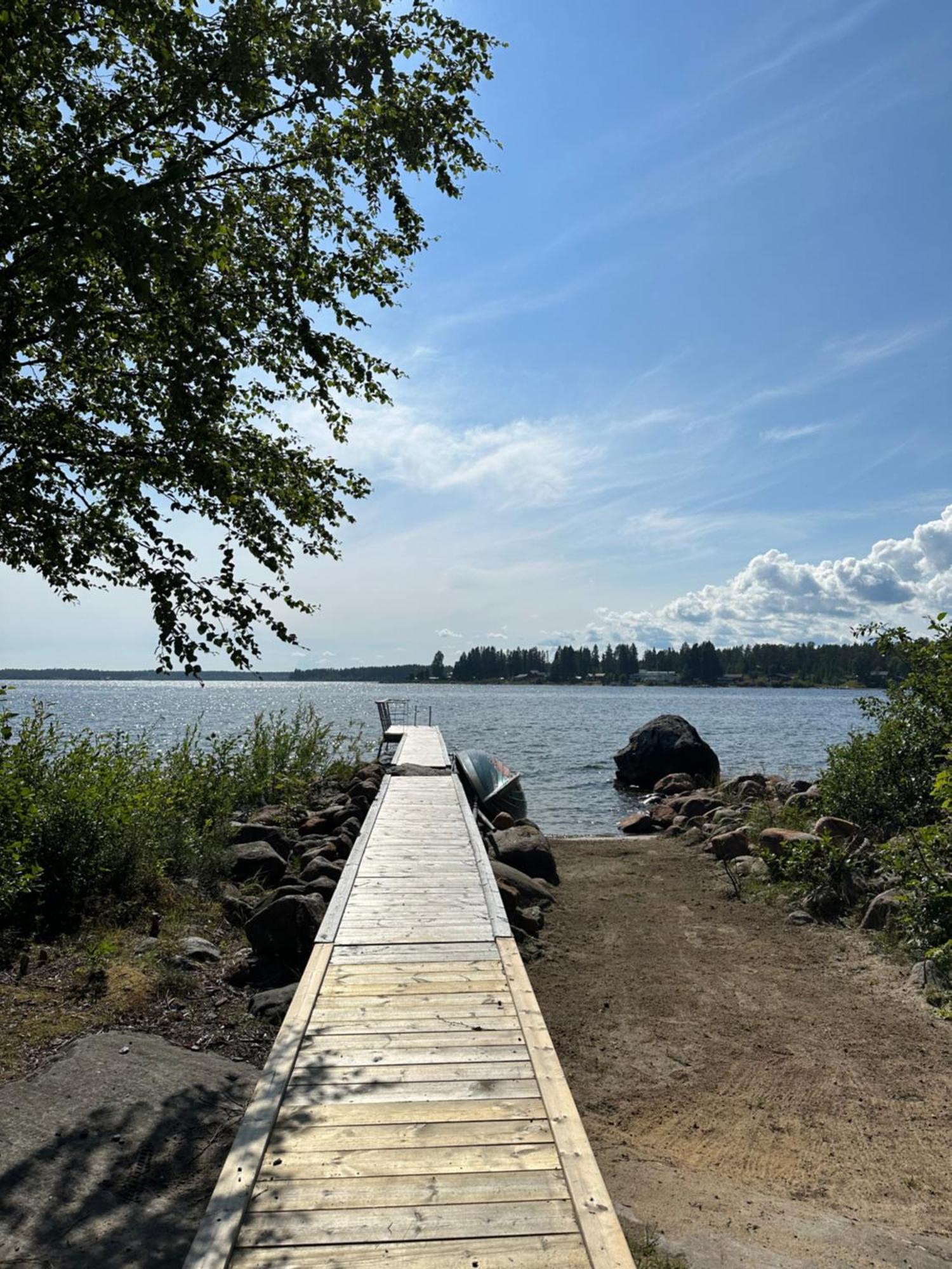 Stuga Med Havsutsikt Robertsfors Exteriör bild