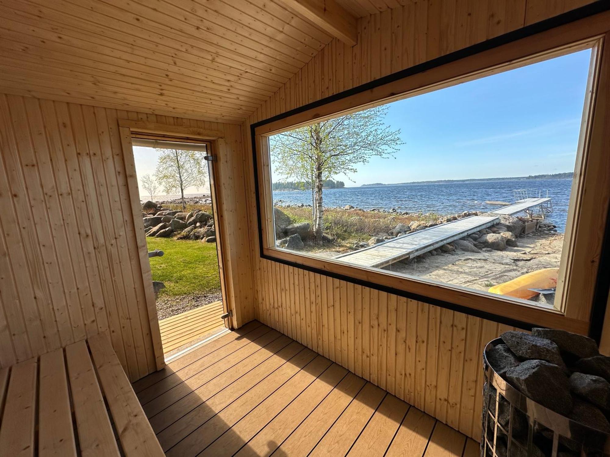 Stuga Med Havsutsikt Robertsfors Exteriör bild